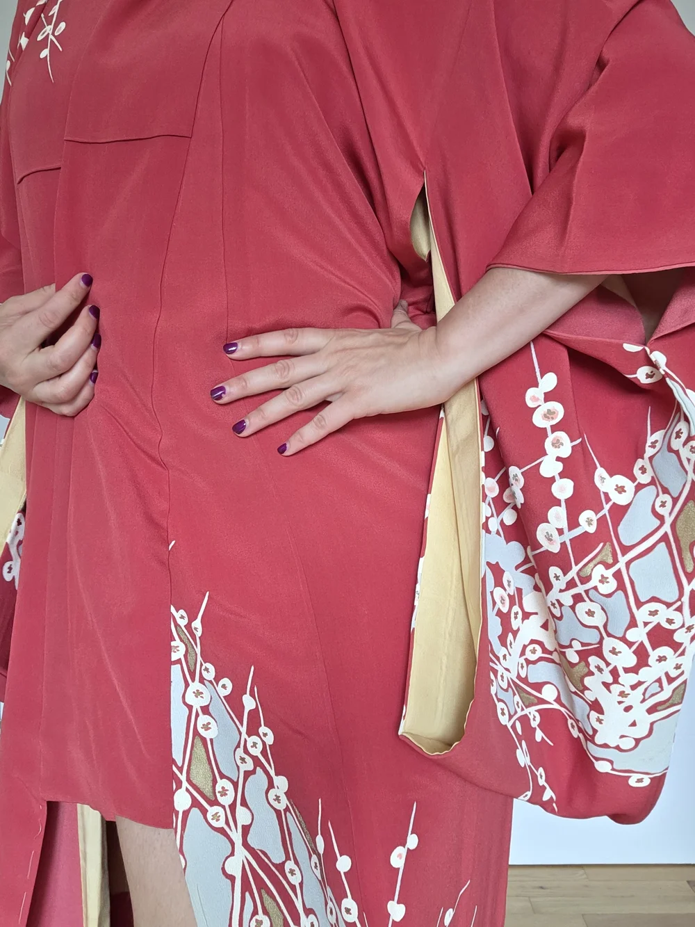 Vintage Silk Houmongi Kimono – Plum Blossom Motif - Picture 2 of 7